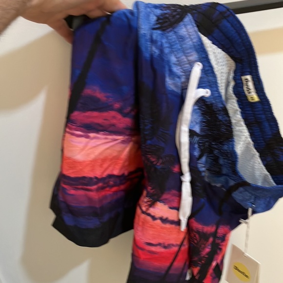 Duvin Pink Skies Swim Short new w/ tags - Picture 2 of 5